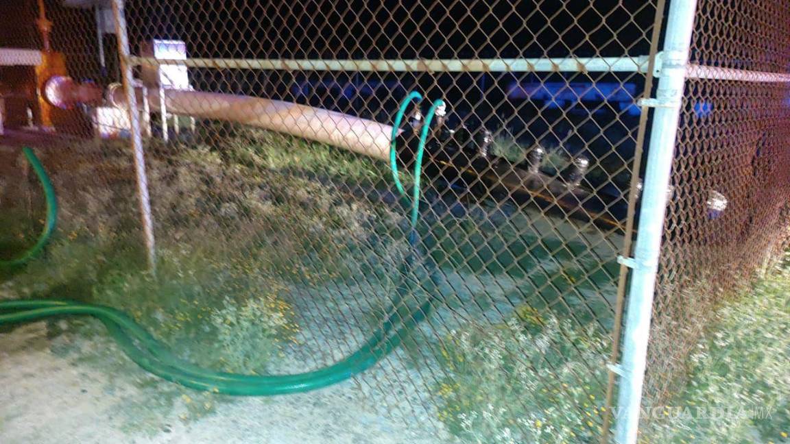 $!Fuerza Civil sorprende ‘in fraganti’ a un hombre robando hidrocarburo, en NL