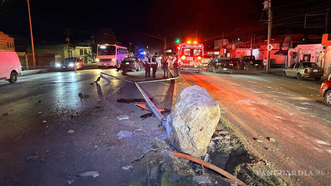 $!La luminaria fue desprendida tras el impacto.