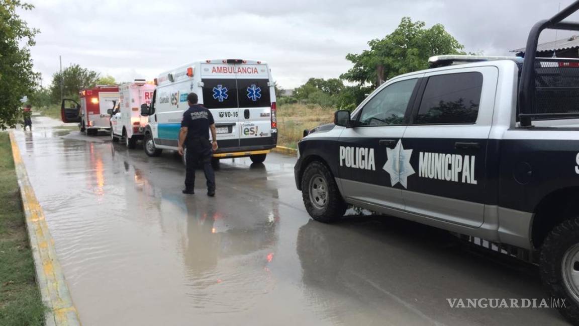 Seguridad Pública y Protección Civil apoyan hogares dañados por lluvias en San Buenaventura