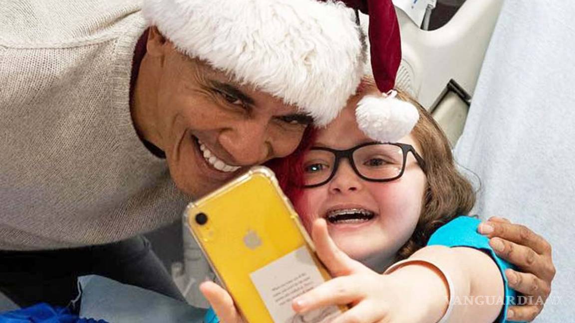 ¡Obama Claus! Barack y Michelle Obama llevan la Navidad a Hospitales