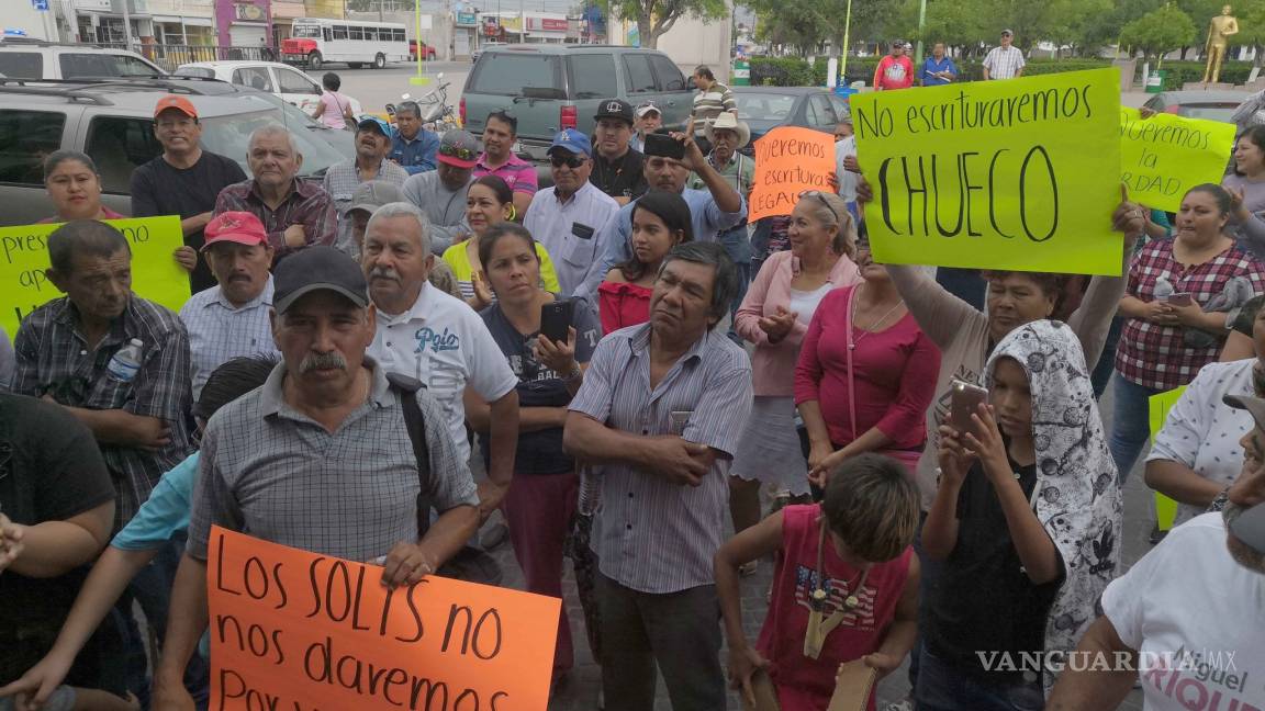 Protestan contra el alcalde de Frontera vecinos de la Diana Laura