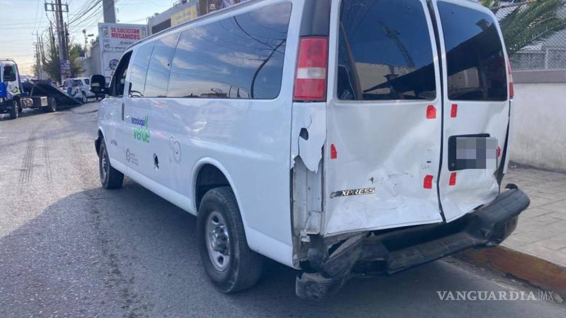 $!Autoridades aseguraron los vehículos involucrados tras el accidente en el bulevar Isidro López Zertuche.