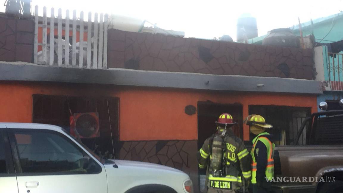 Se quema casa; familia alcanza a salir del lugar