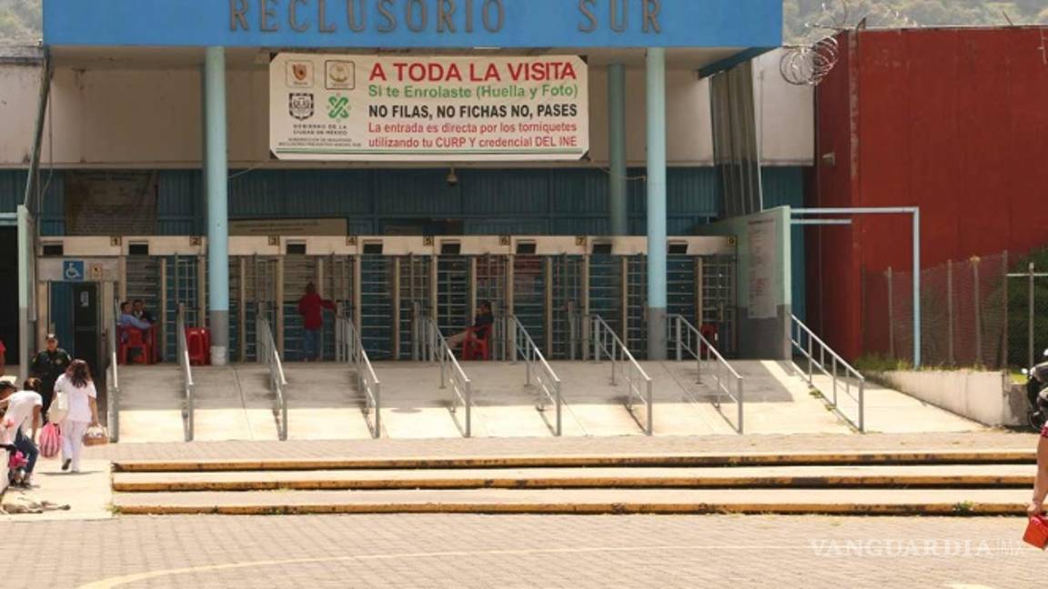 $!Llega Rosario Robles al Reclusorio Sur para audiencia; envía carta en la que pide 'prevalezca la justicia'