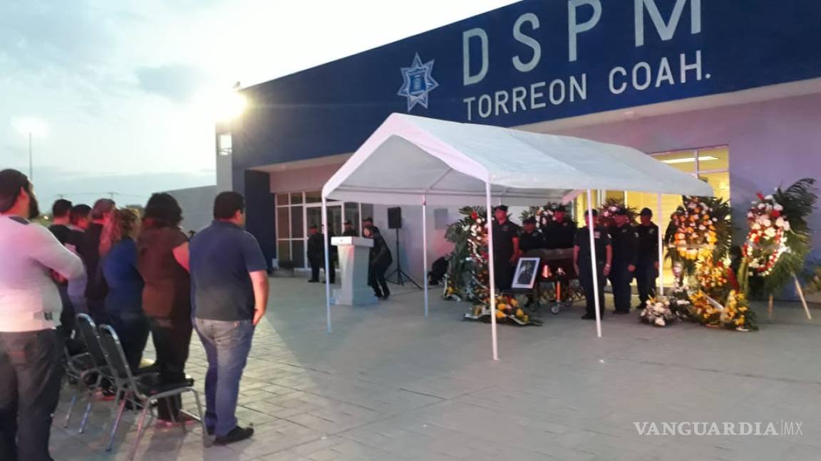 Rinden homenaje a policía caído en cumplimiento de su deber en Torreón