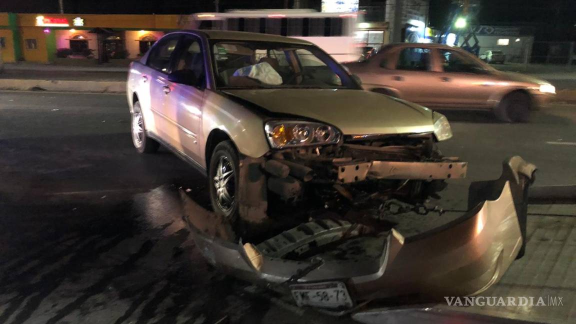 Quita derecho de paso y ocasiona accidente en carretera Monterrey- Saltillo