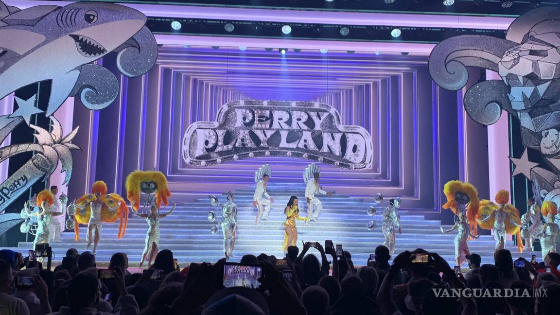 $!En entrevista para Good Morning America, Perry presumía el tamaño de la escenografía y los detalles de los vestuarios en los cuales estaba involucrada cien por ciento.