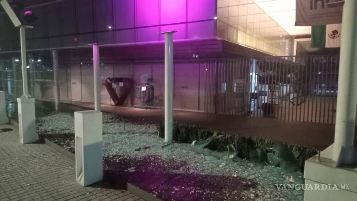 Cae sujeto que vandalizó la sede del INAI en Ciudad de México