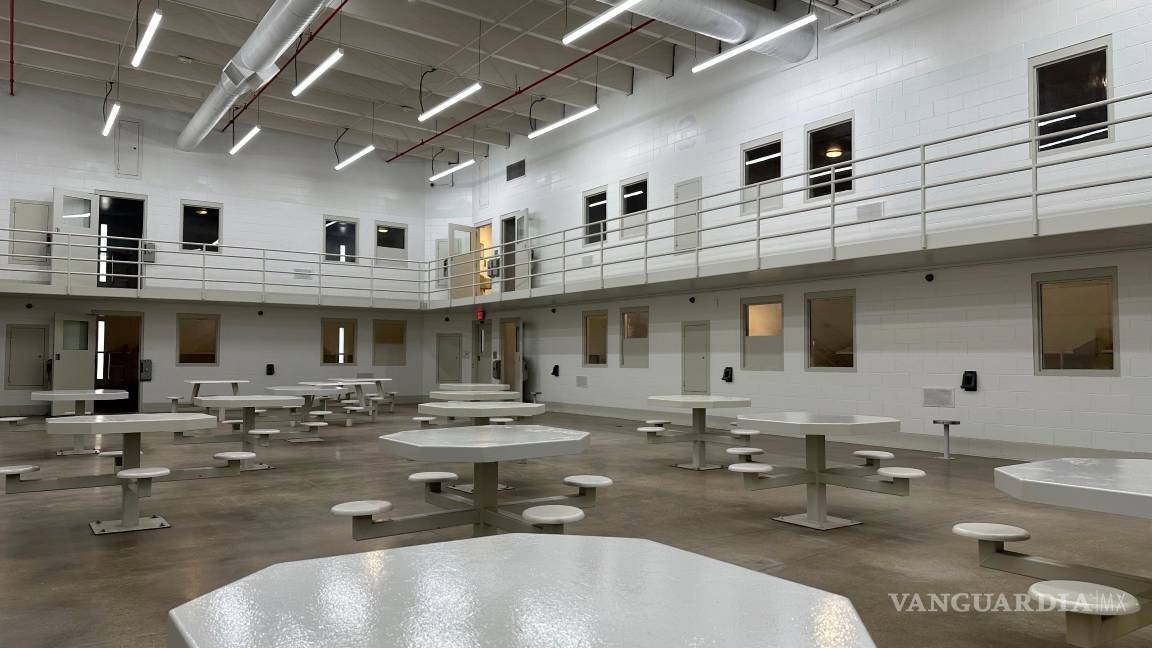 $!Un juez prohibió a CoreCivic alojar a inmigrantes que enfrentan una posible deportación en una instalación clausurada.