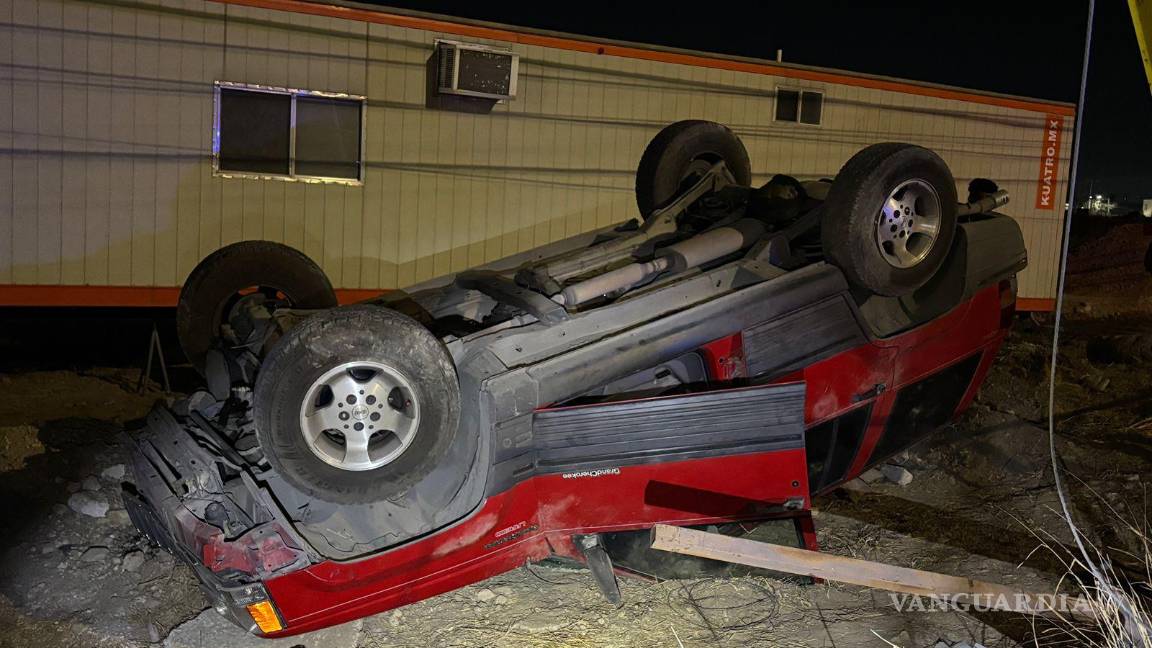 $!Elementos de Tránsito Municipal detuvieron al automovilista por presentar aliento alcohólico.