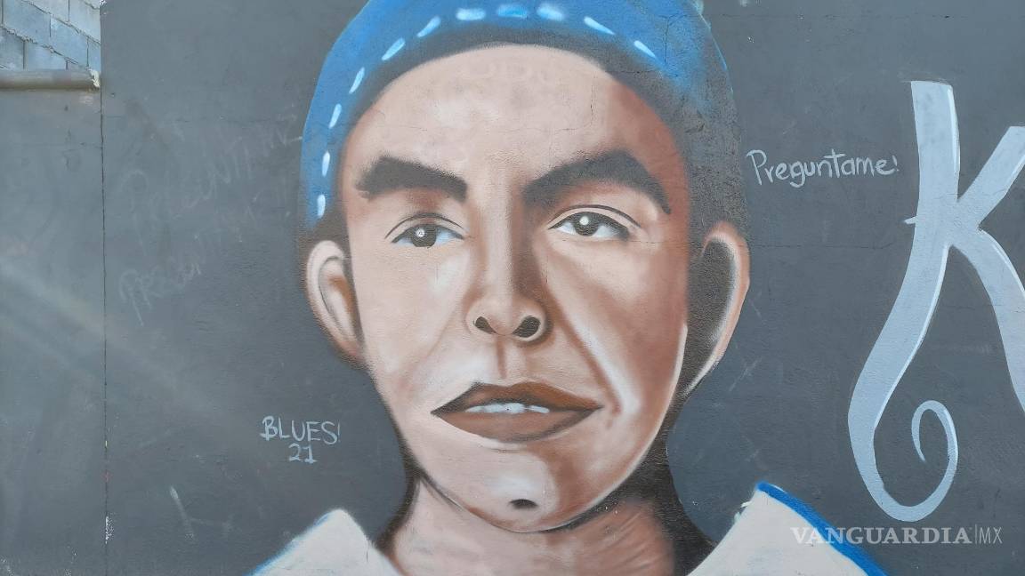 $!Pintan mural de Franco Escamilla y Eugenio Derbez en la Saltillo 2000