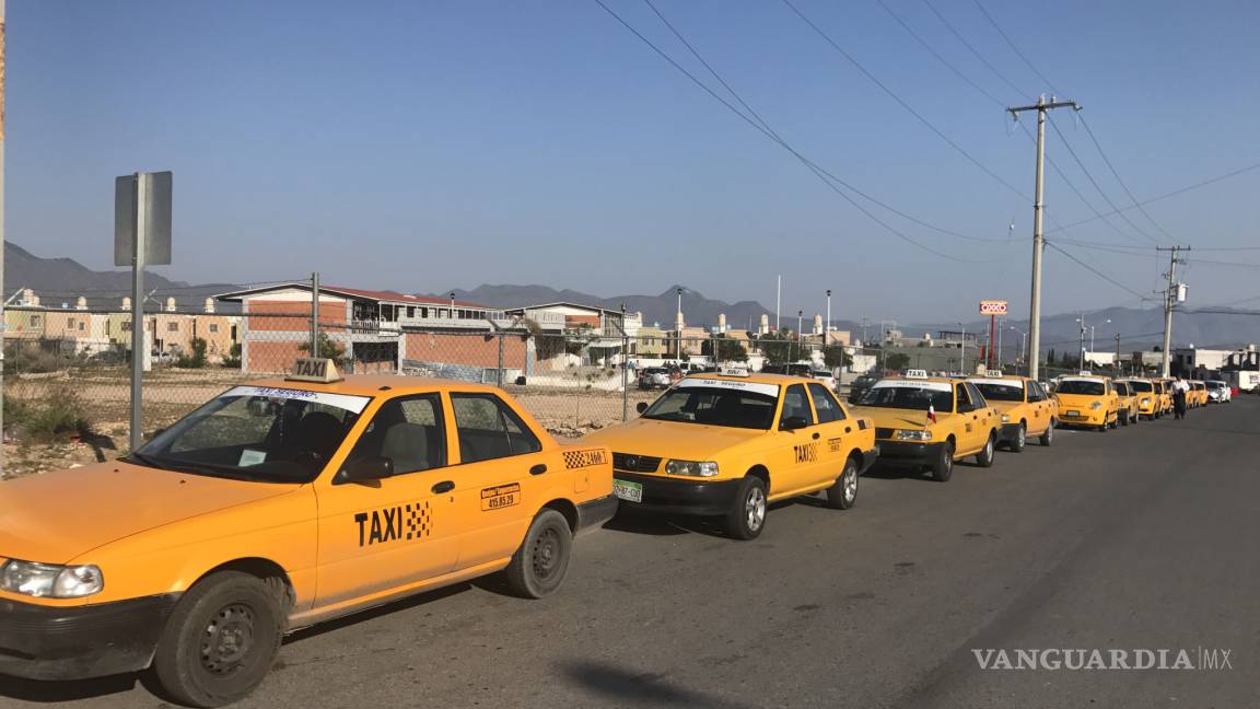 Exigen taxistas de Saltillo transparencia en venta de concesiones