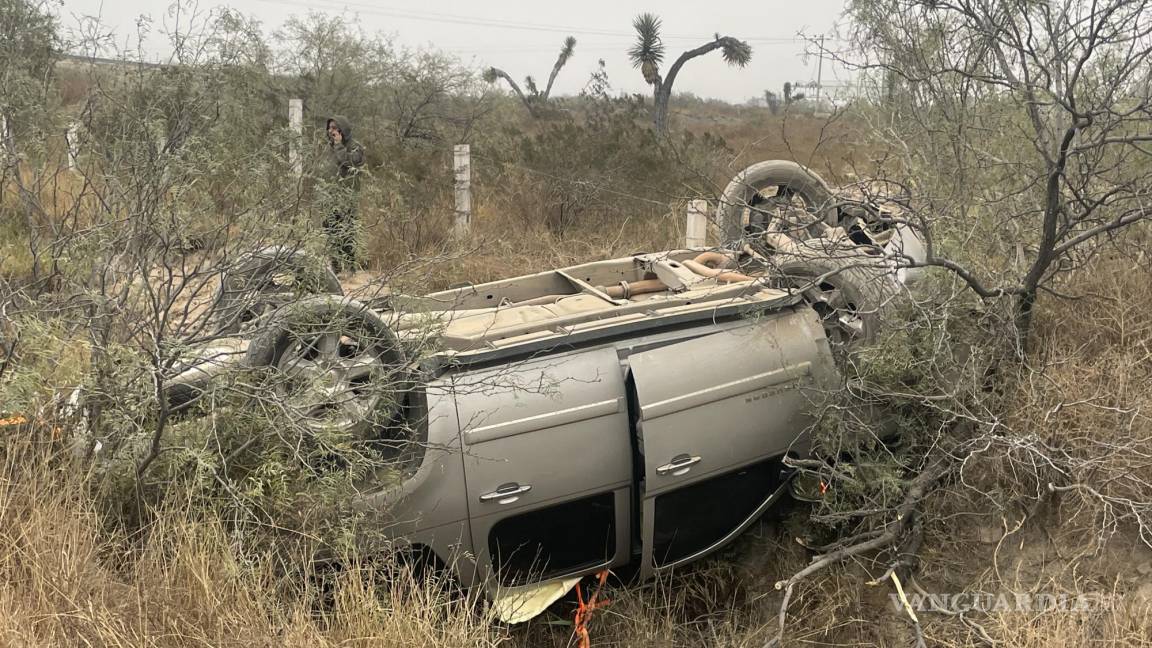 Volcadura sarandea a paisanos en el libramiento norponiente de Saltillo