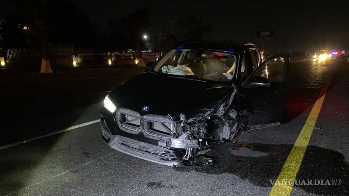 $!La camioneta BMW sufrió daños considerables.