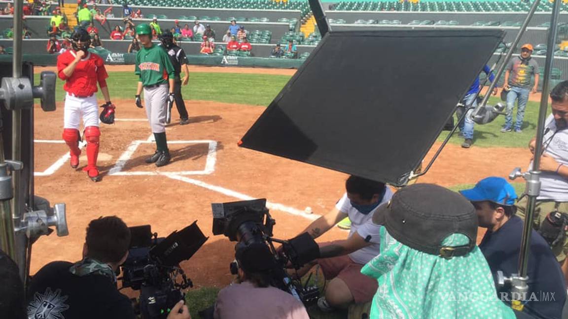 $!Así fue el detrás de cámaras de la cinta ‘108 costuras’ en la casa de los Saraperos de Saltillo