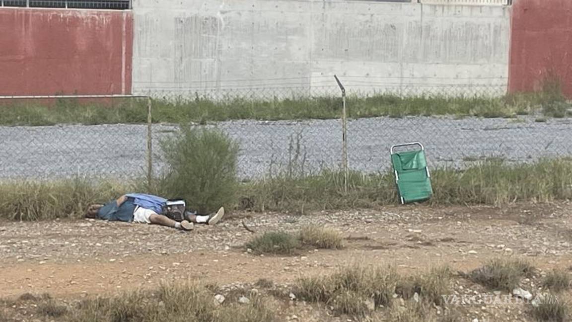 $!Al lado de la clínica del ISSSTE el hombre falleció.