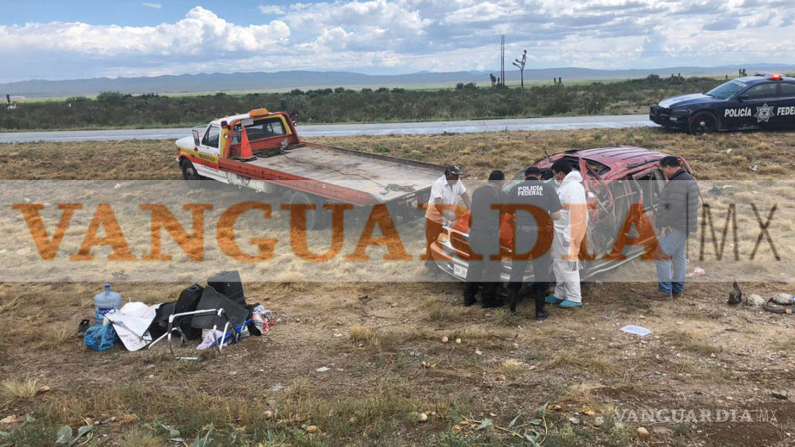 Mueren tres personas en volcadura en la carretera Matehuala-Saltillo