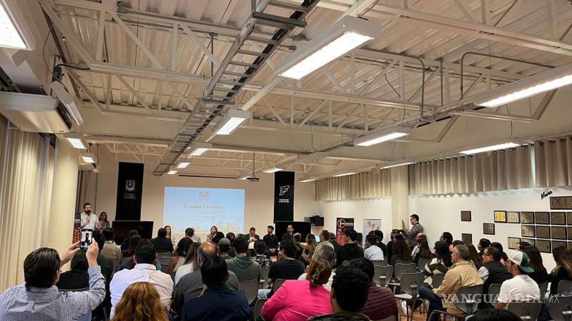 $!Gran interés despertó la conferencia entre el público.