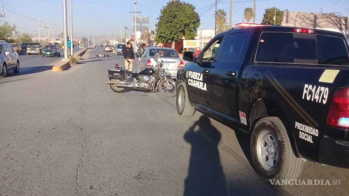 Lesionada mujer motociclista y su niña en choque de Torreón