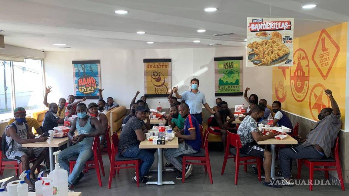 Grupo de 50 haitianos abandona caravana, vivirán en Monclova