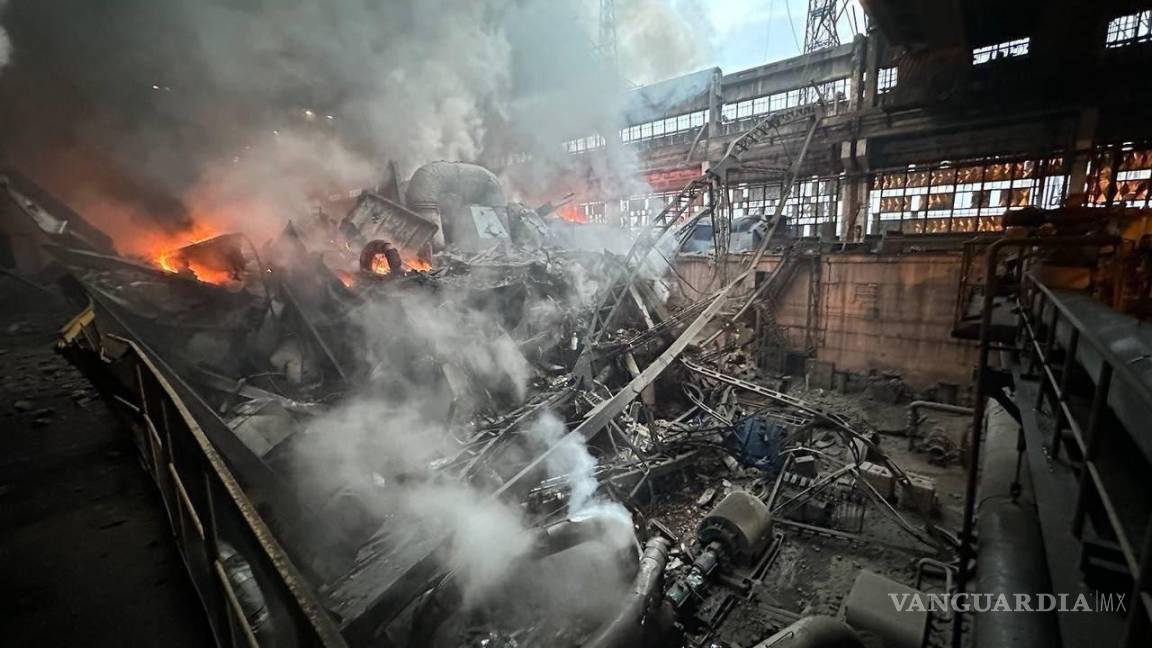 Bombardea Rusia infraestructura de Ucrania; reportan apagones masivos