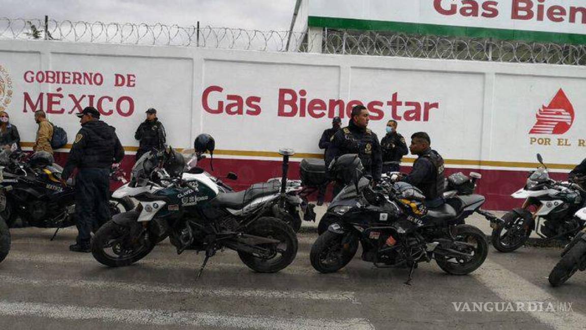 Empleados de Gas Bienestar protestan por sueldos, en Iztacalco