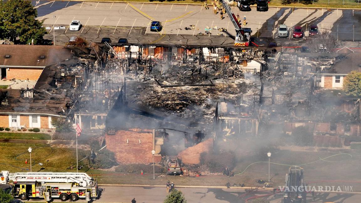 $!Los equipos de emergencia responden a un tiroteo e incendio en la Iglesia de Jesucristo de los Santos de los Últimos Días, en Grand Blanc, Michigan.