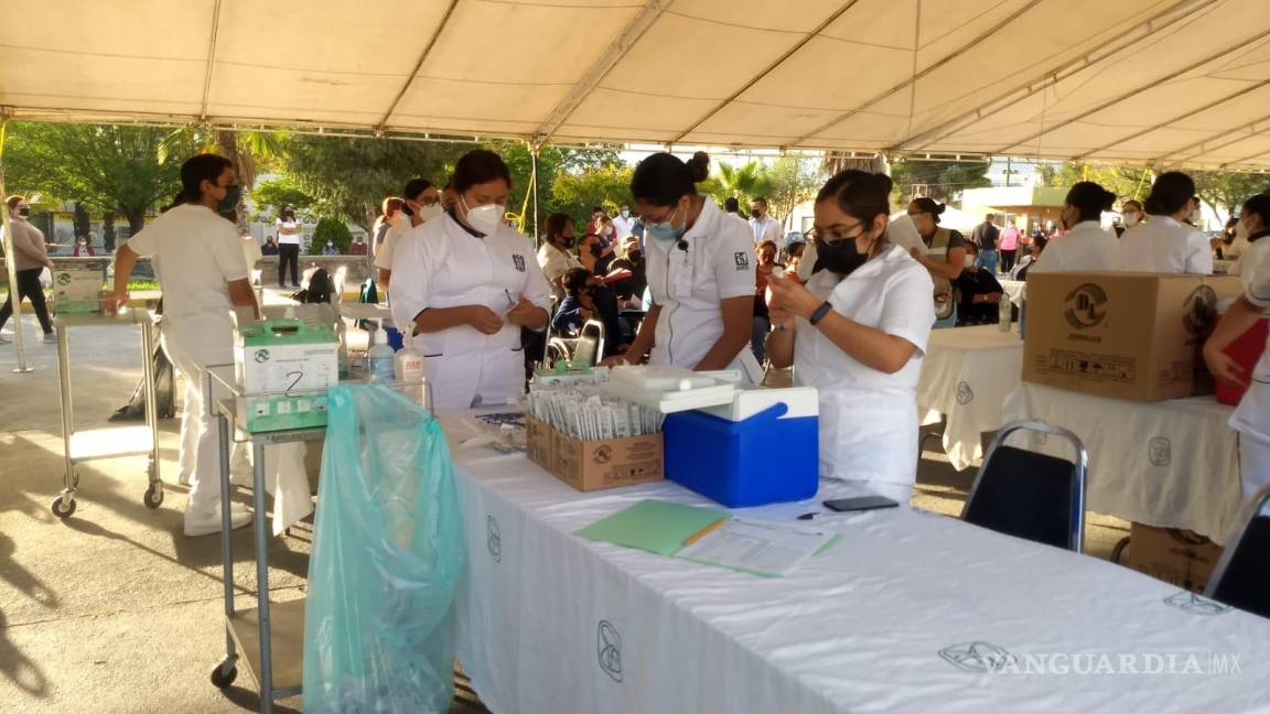 Aplicará IMSS Saltillo 28 mil dosis anticovid en módulos peatonales