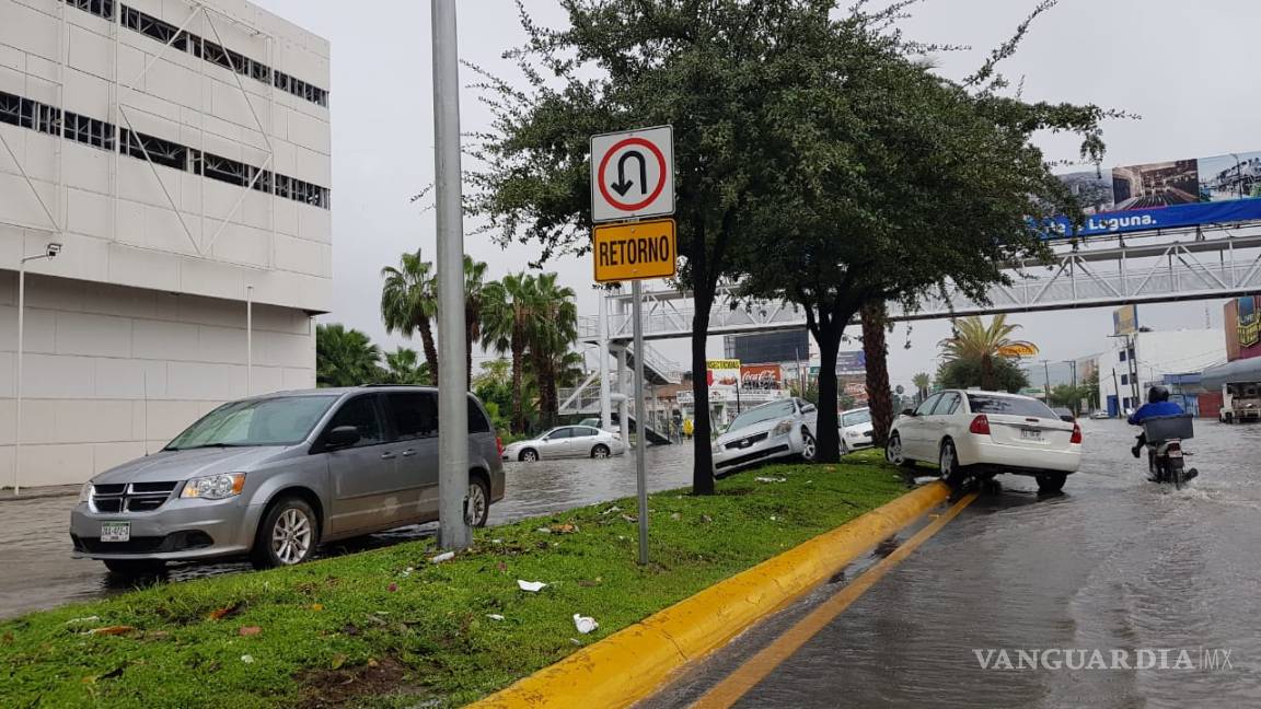 $!Intensas lluvias inundan de nuevo a Torreón, Coahuila