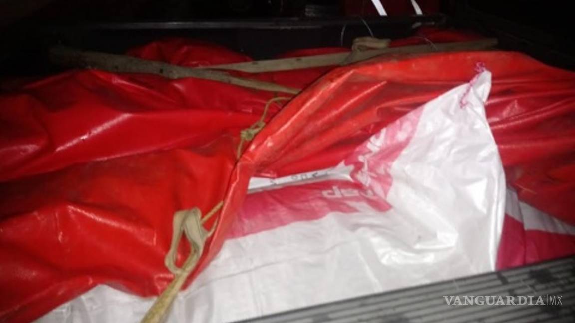 $!Cae presunto huachicolero que transportaba el combustible en costales
