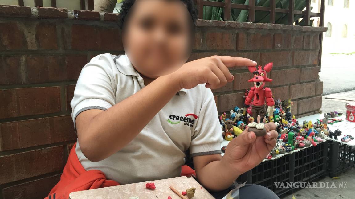 $!El niño escultor de plastilina