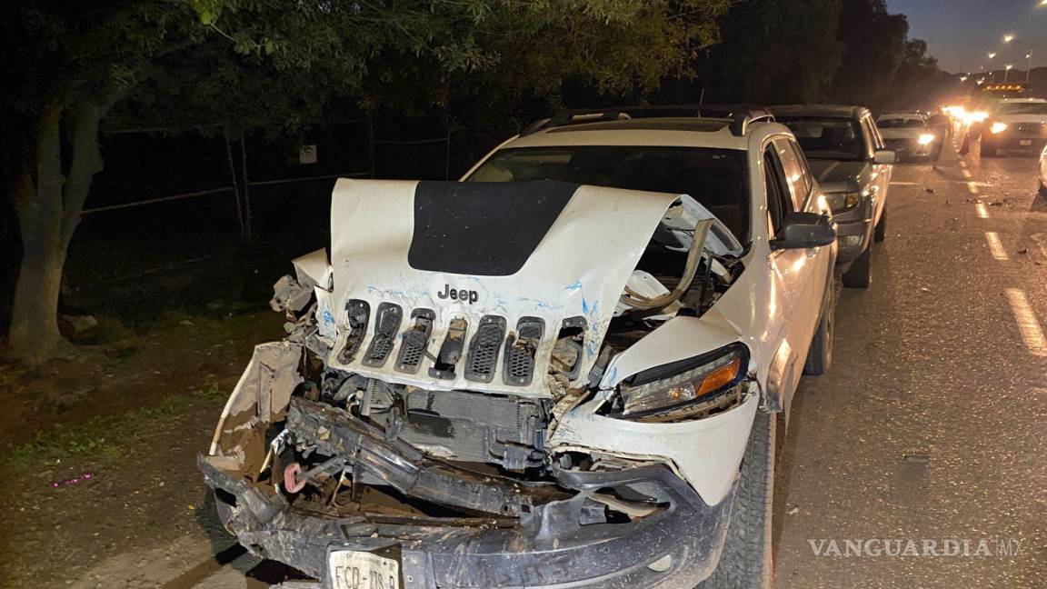 Conductor choca por alcance en la carretera a Torreón