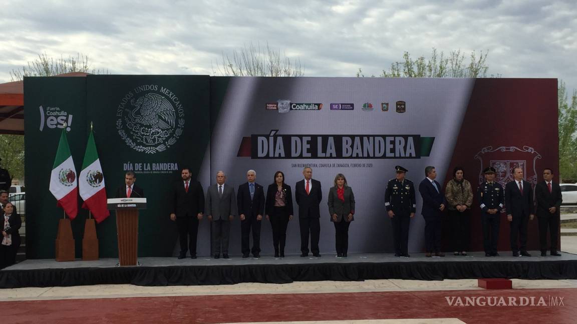 Conmemoran 199 aniversario de la Bandera de Mexico en San Buenaventura, Coahuila