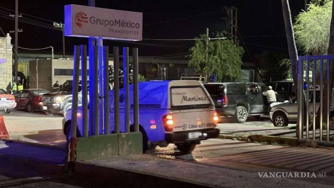 $!El cuerpo de Víctor Alfonso Gelacio Banda fue encontrado en los patios de Ferromex, en las calles Cuauhtémoc y Sonora, tras ser abatido por un guardia de seguridad.