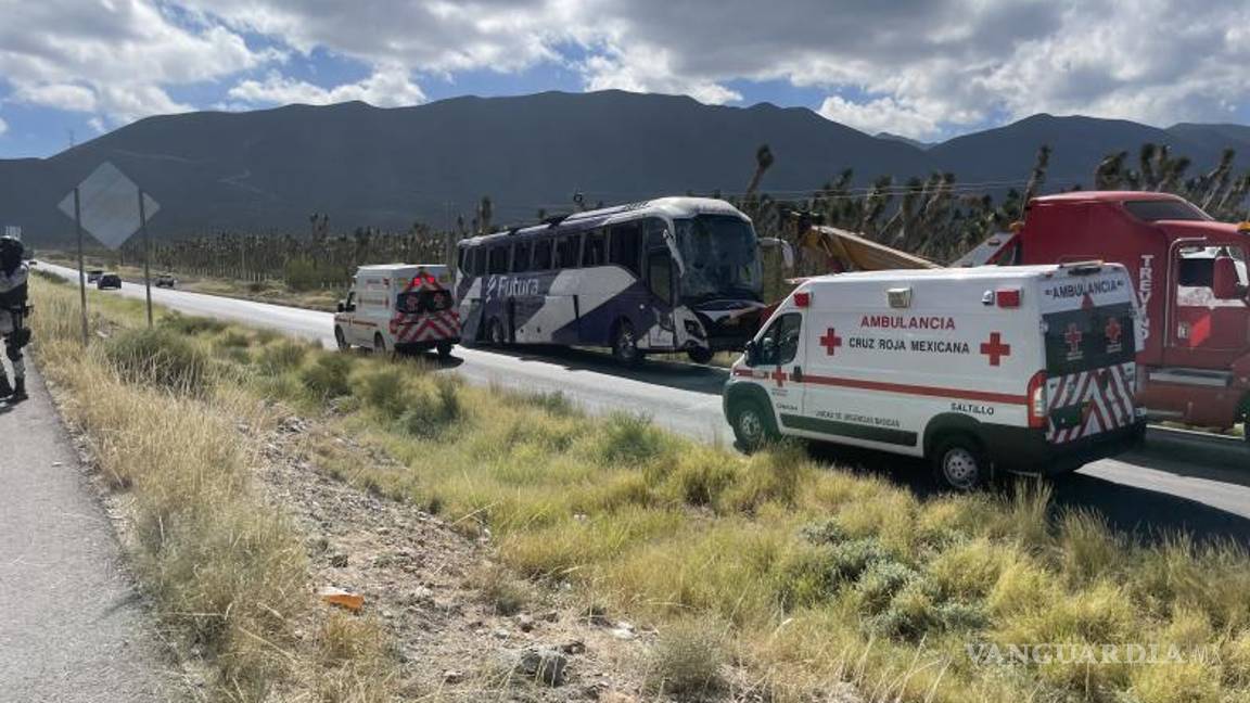 $!Los ocho pasajeros afectados fueron llevados al Hospital Rural Bienestar no. 12 en Concepción del Oro.
