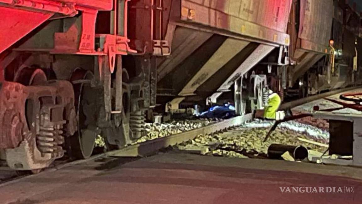 $!El convoy ferroviario de la empresa Kansas City Sourthen, que venía de sur a norte, no logró detenerse.