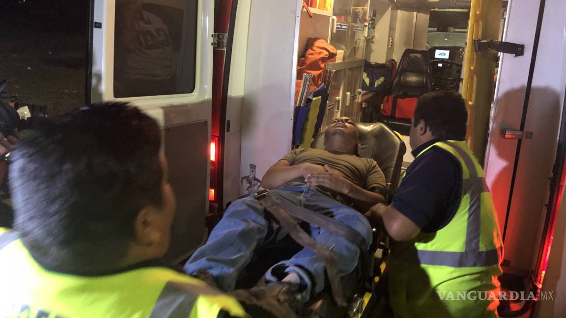 Trabajadores terminan lesionados por imprudencia de conductor de transporte en Saltillo