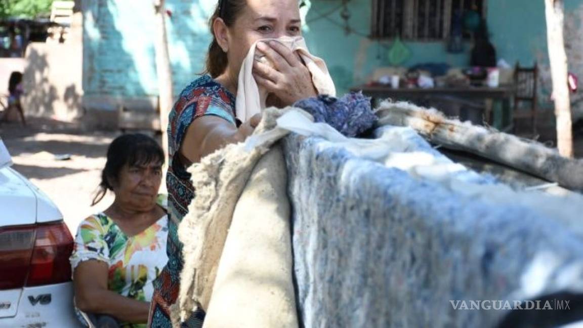 Piden disculpas por compra de colchones 'podridos' a damnificados de Sinaloa