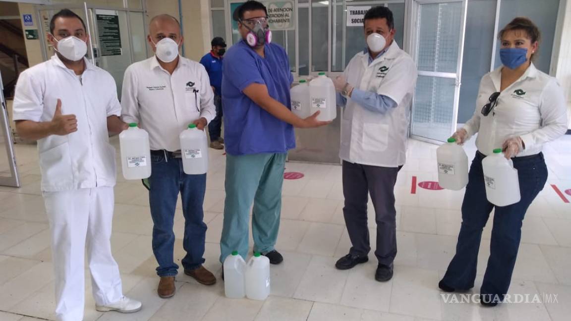 Dona Conalep Monclova gel antibacterial al sector salud de Coahuila