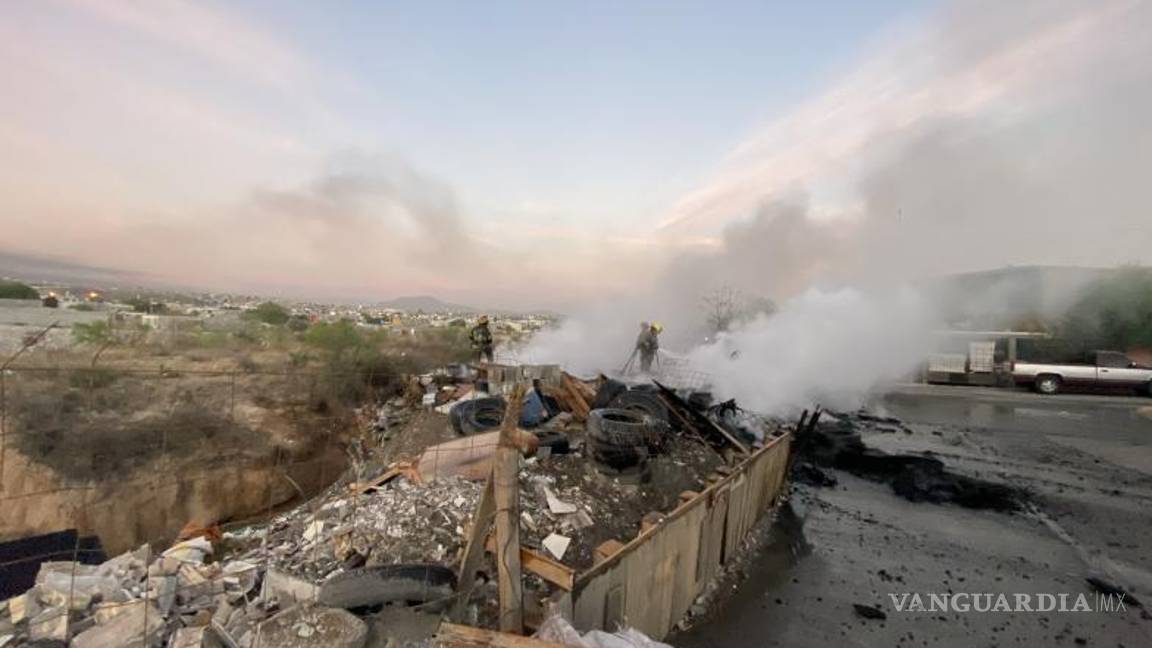 $!El fuego consumió el interior del tejabán.