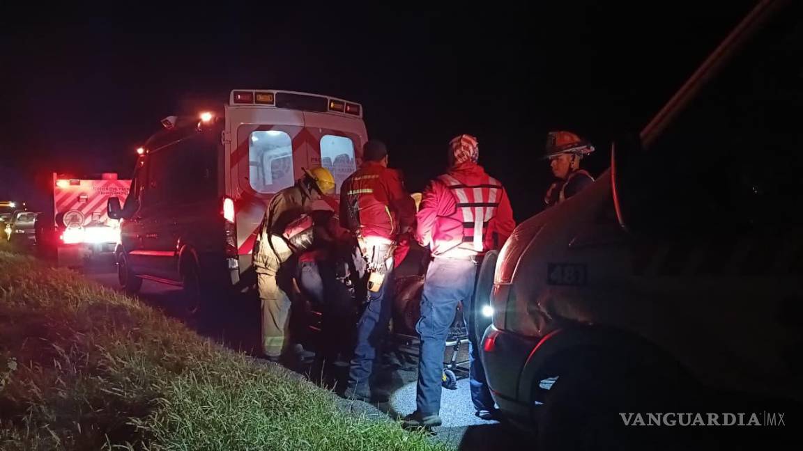 $!Bomberos y Protección Civil de Ramos Arizpe participaron en la atención de la emergencia.