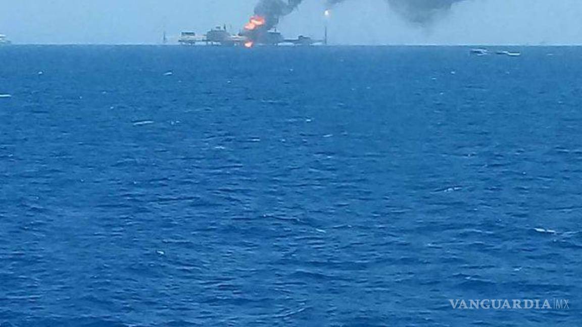 Reportan incendio en plataforma marina de Pemex en Campeche