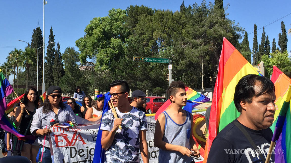 Pide comunidad gay con marcha, reformas para cambio de identidad en Saltillo