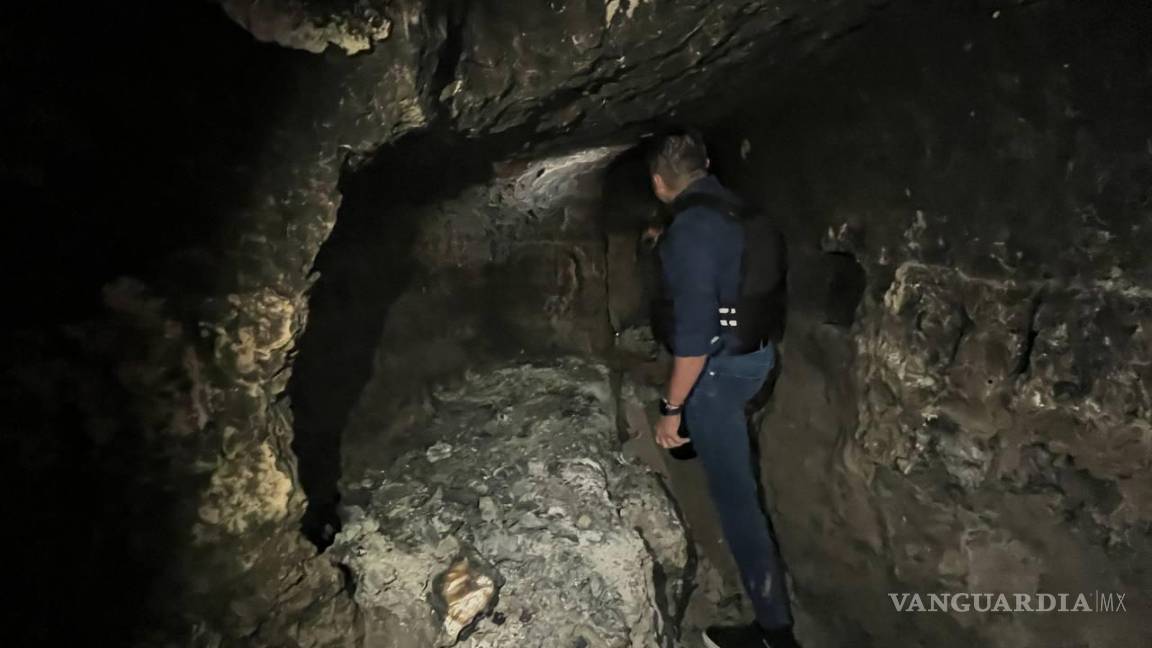 $!El comisionado Miguel Ángel Garza Félix encabezó el operativo de revisión de cuevas reportadas por vecinos como posibles refugios de delincuentes.