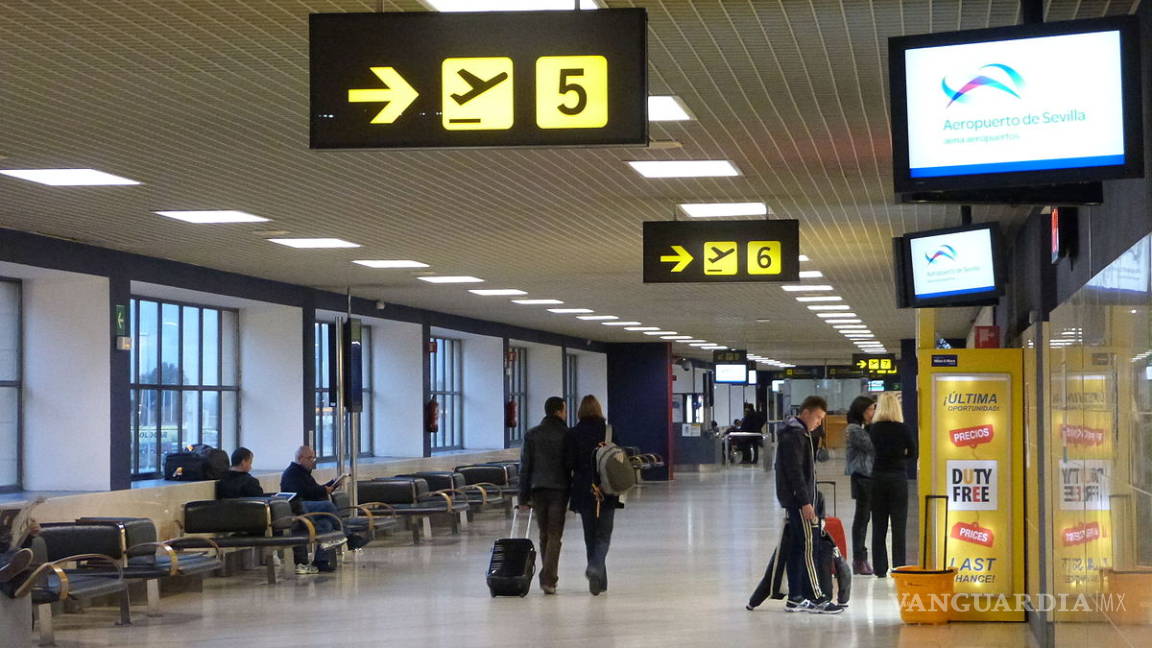 Mexicano es detenido en el Aeropuerto de la CdMx por abusar de una menor de EU en un vuelo
