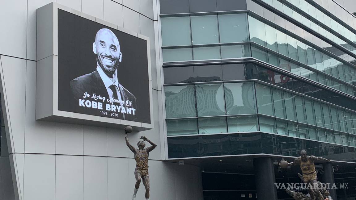 Muerte de Kobe Bryant entristece entrega de Grammys