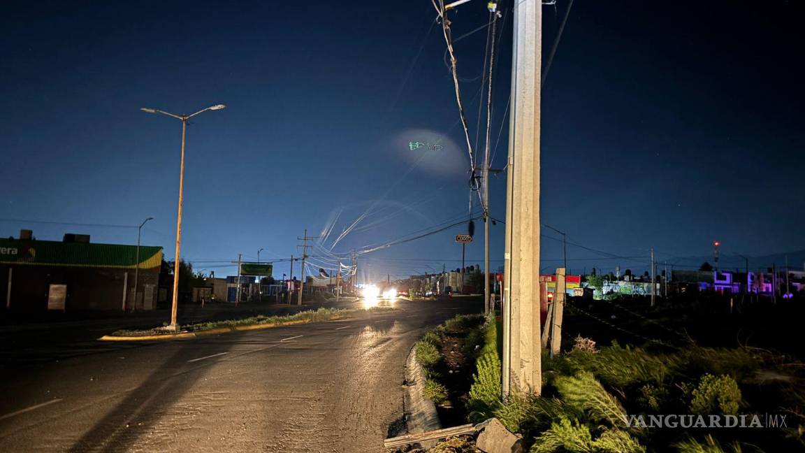 $!Personal de la CFE trabajó en las zonas de impacto.