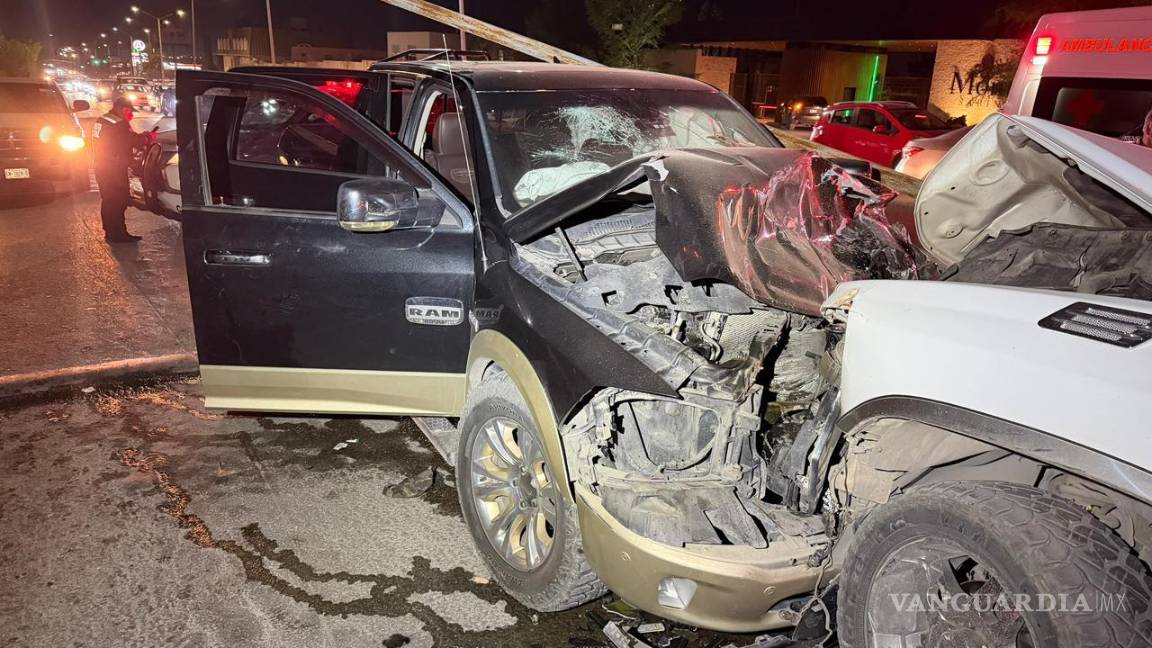 $!Paramédicos atendieron a cuatro personas lesionadas, entre ellas un menor.