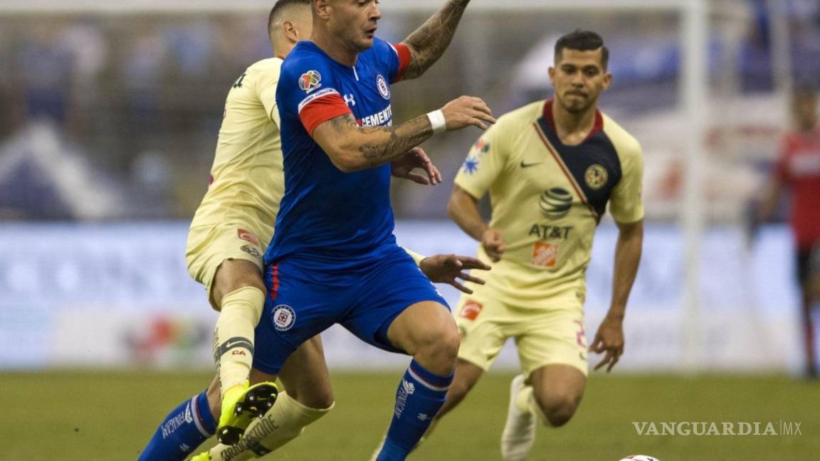 Estalla la bronca tras el Cruz Azul contra América y hasta el 'Piojo' Herrera se mete a los jaloneos