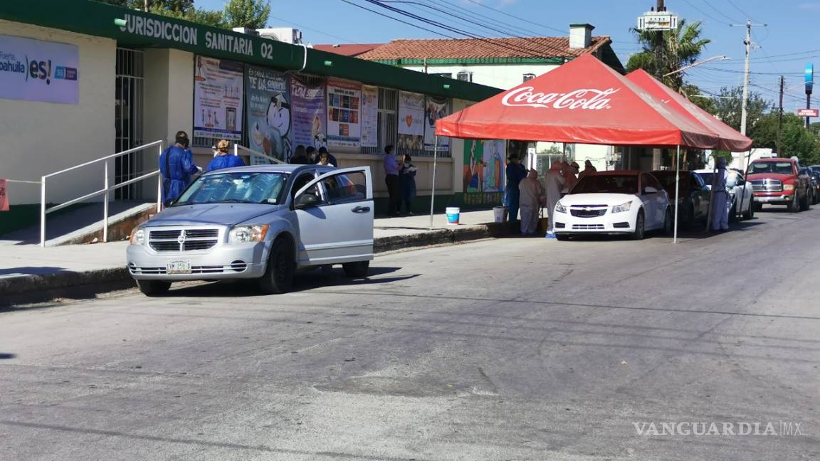 $!Denuncian burocracia para la toma de pruebas COVID-19 en Acuña; hasta 5 horas de espera